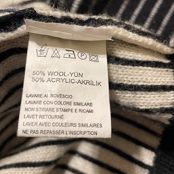 B & C Men’s pullover black & white sweater top w/large collar & short zip (mlb) - Picture 7 of 10